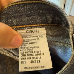 Men’s cinch white label 40x32 starched and ready to wear!